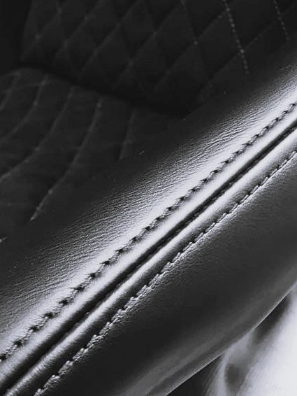 Nahaufnahme Schalensitz Nahaufnahme Schalensitz 2/3